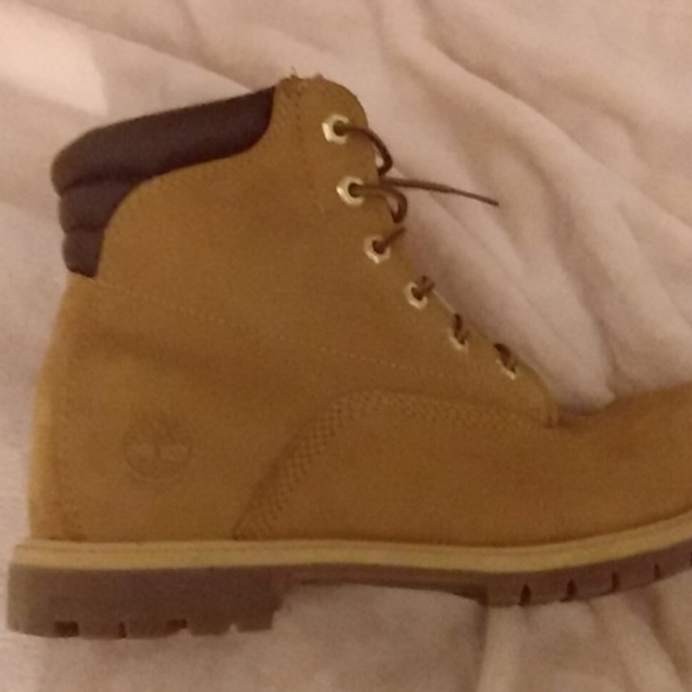 Boots - Picture 2 of 4